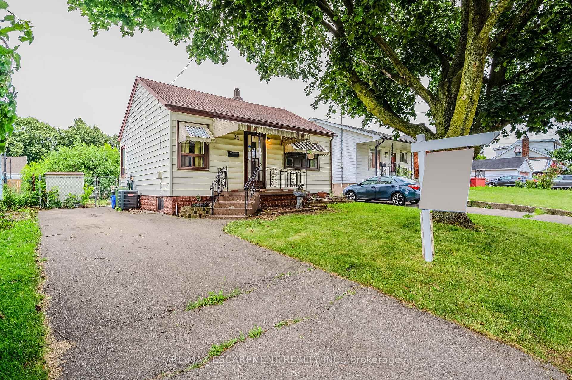 20 Normanhurst Avenue photo 1