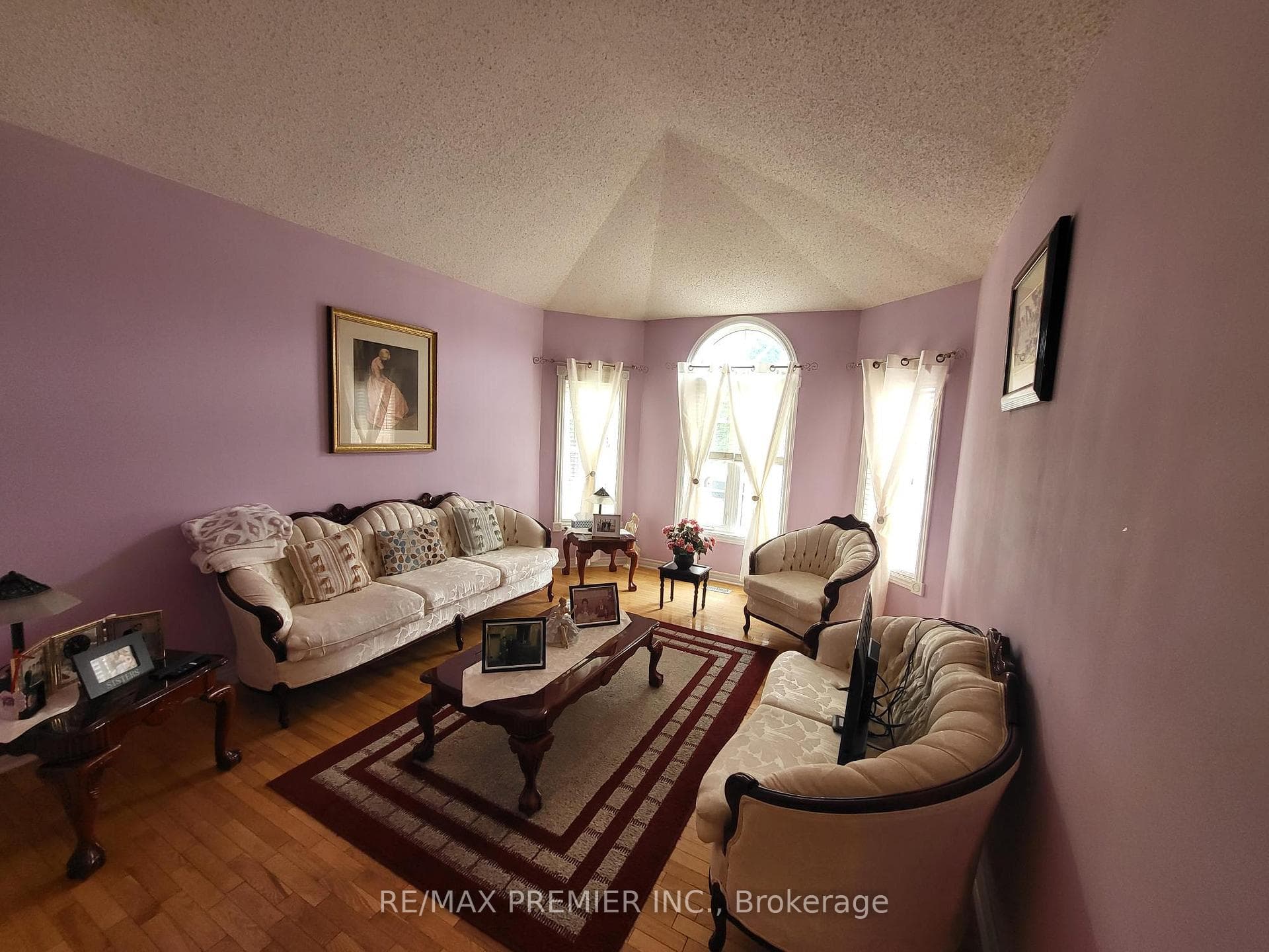 107 Royal Valley Drive photo 8