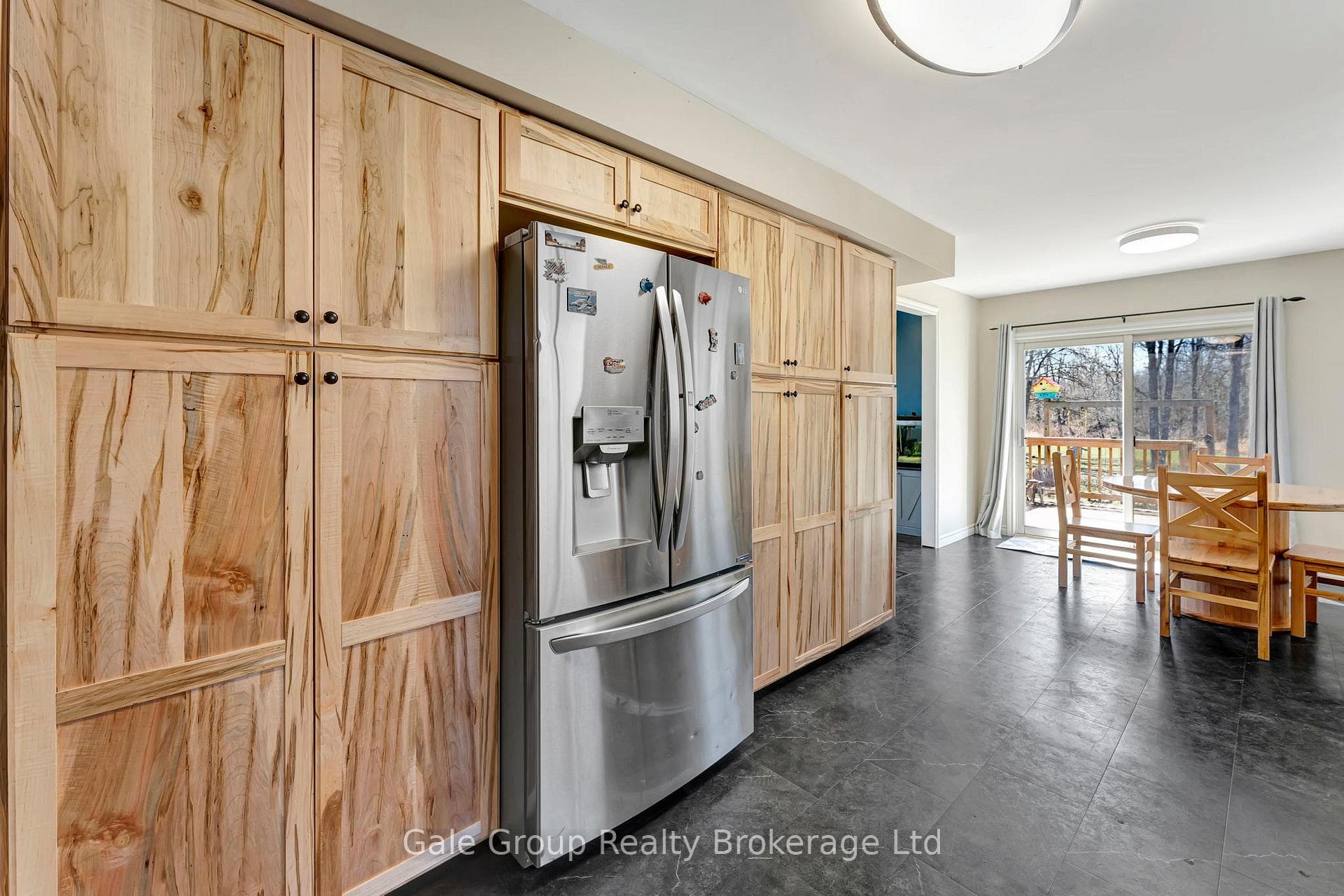 391 Tecumseh Street photo 22