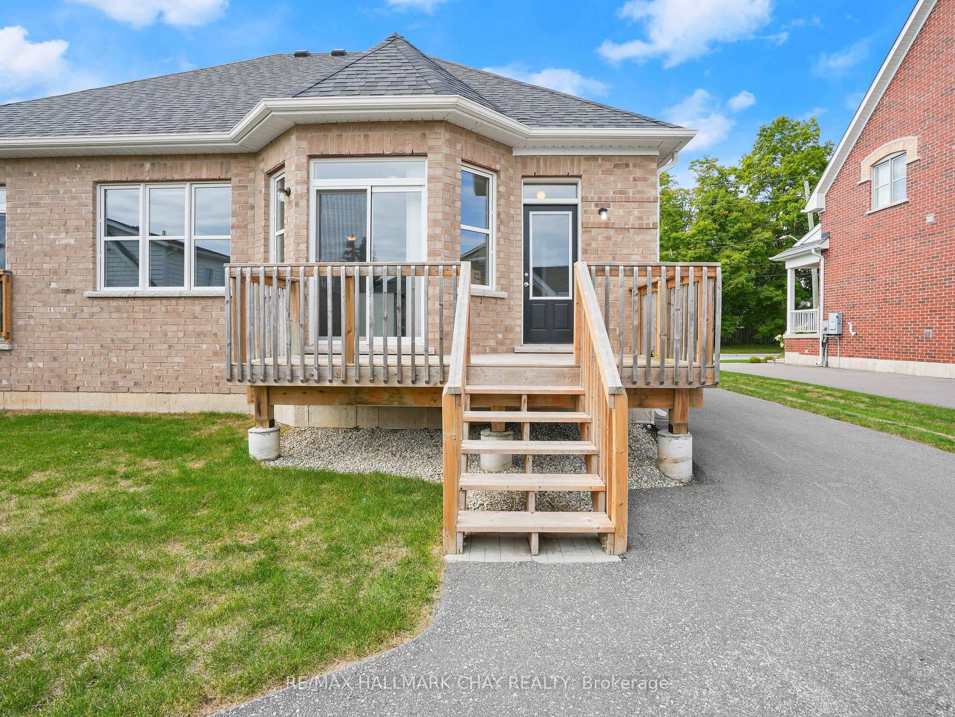 213 Mary Street photo 42