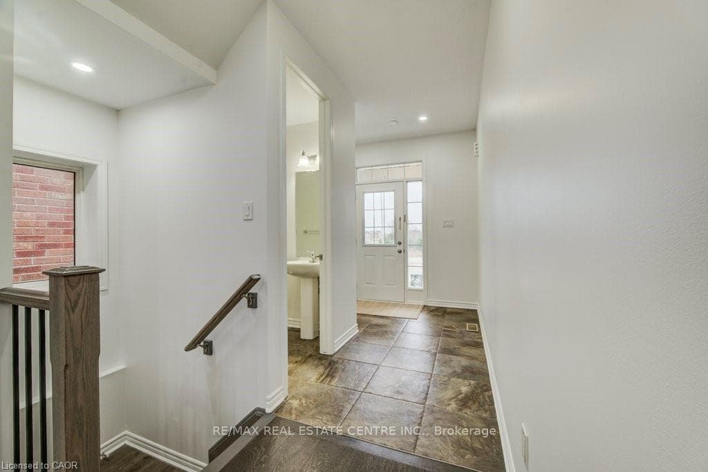 11 Compass Trail photo 5