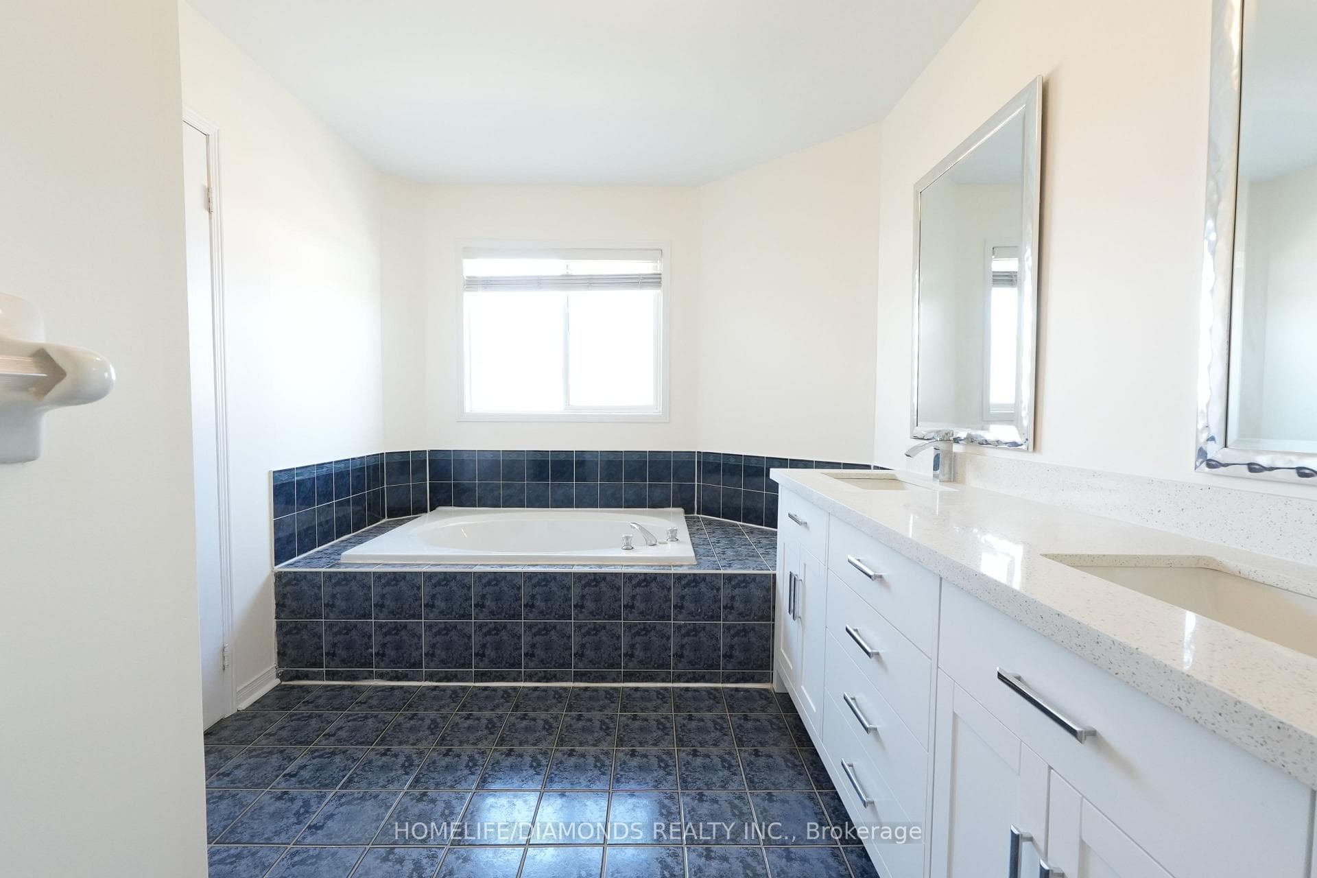 5267 BROOKWOOD Court photo 14
