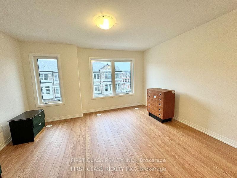 6 Sissons Way photo 9