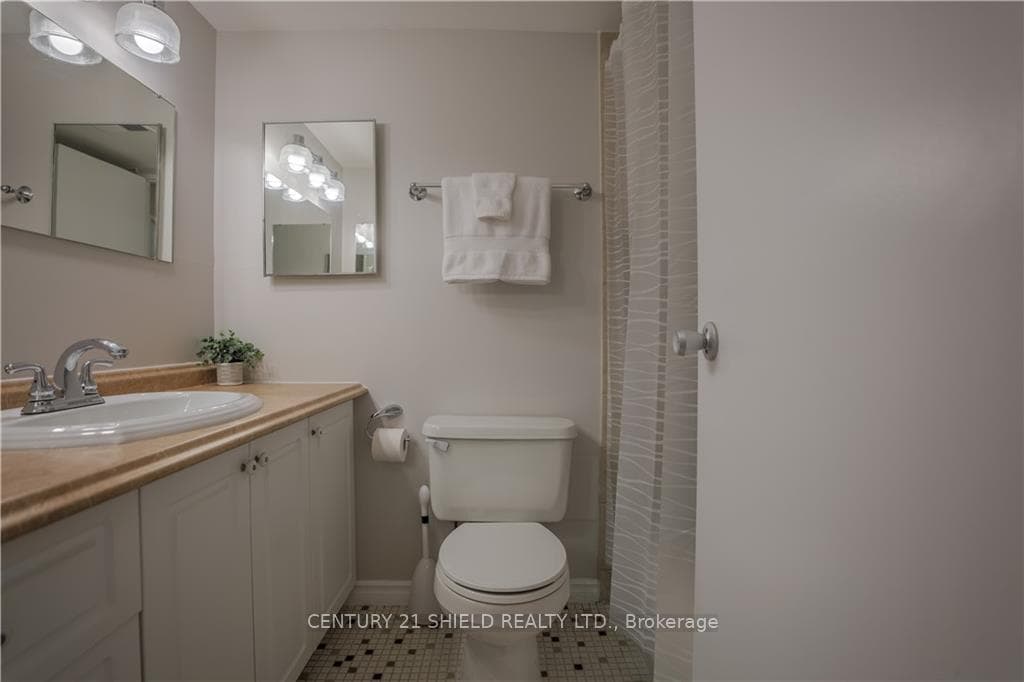 308 SECOND Street Unit 503 photo 24