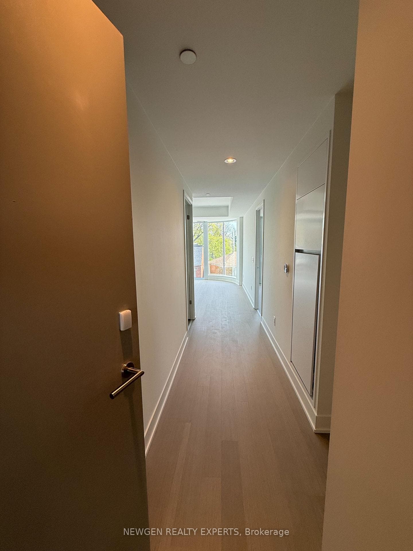 322 Dupont Street Unit 301 photo 2