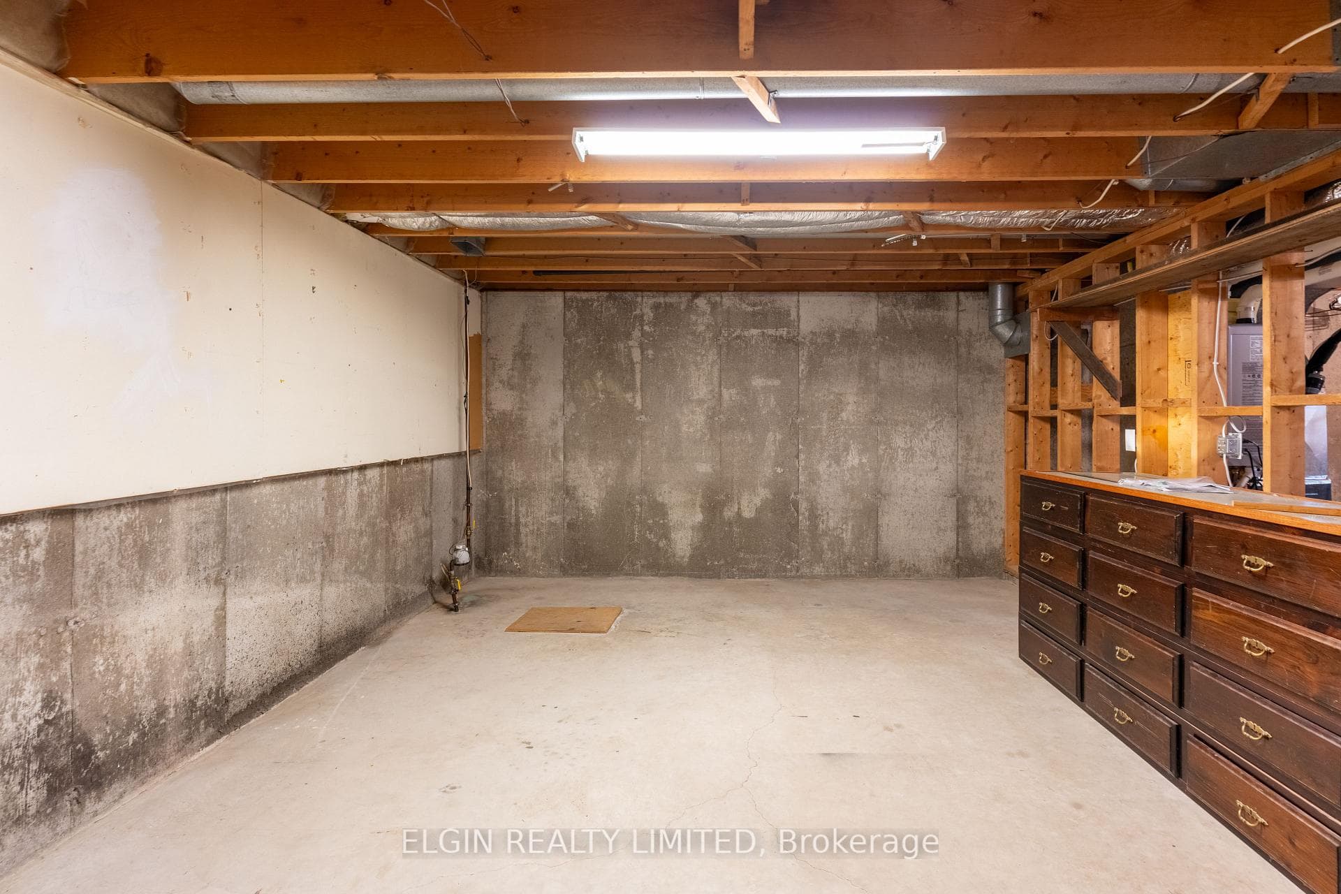 34 Vanier Place photo 16