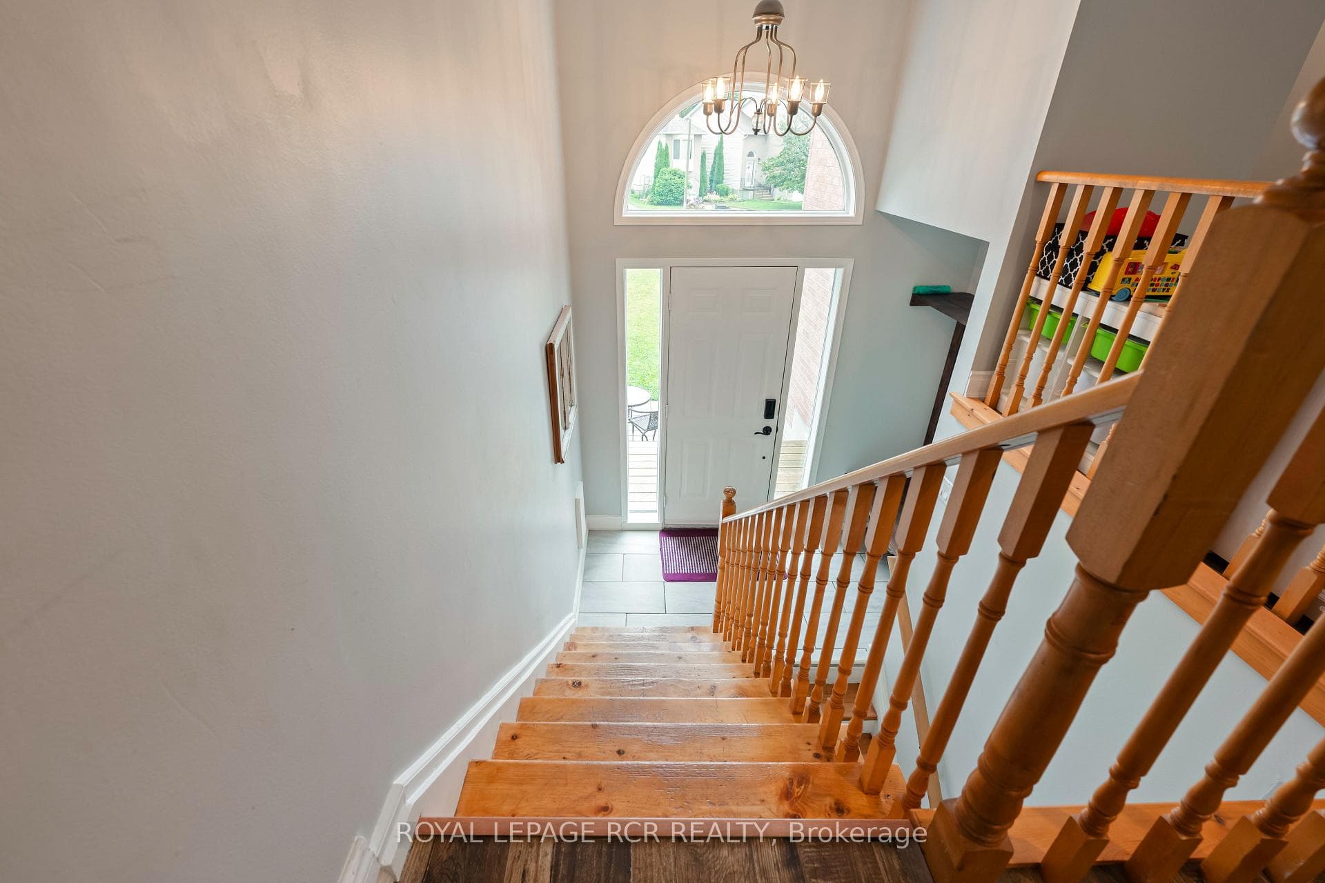 310 Shelburne Place photo 13