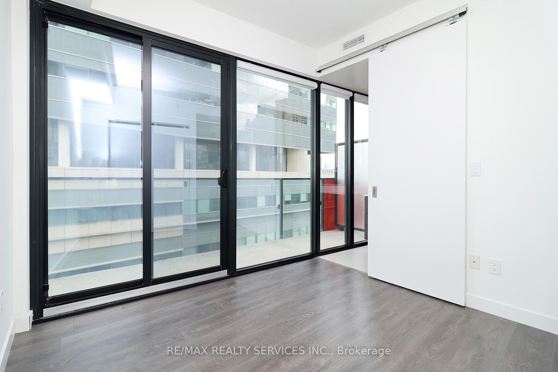 215 Queen Street Unit 1105 photo 18