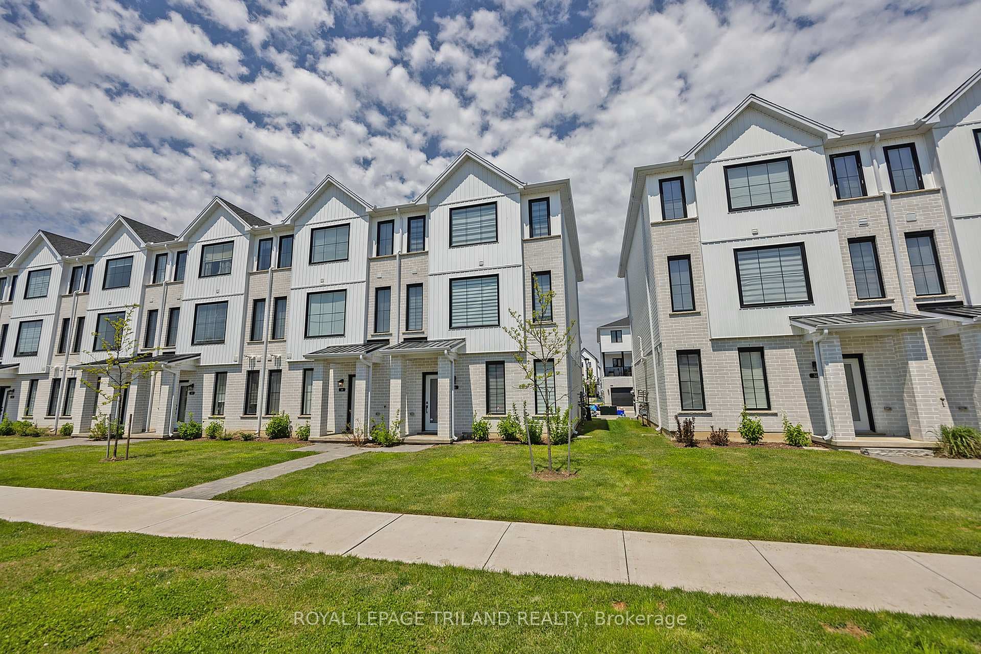 1781 HENRICA Avenue Unit 36 photo 2