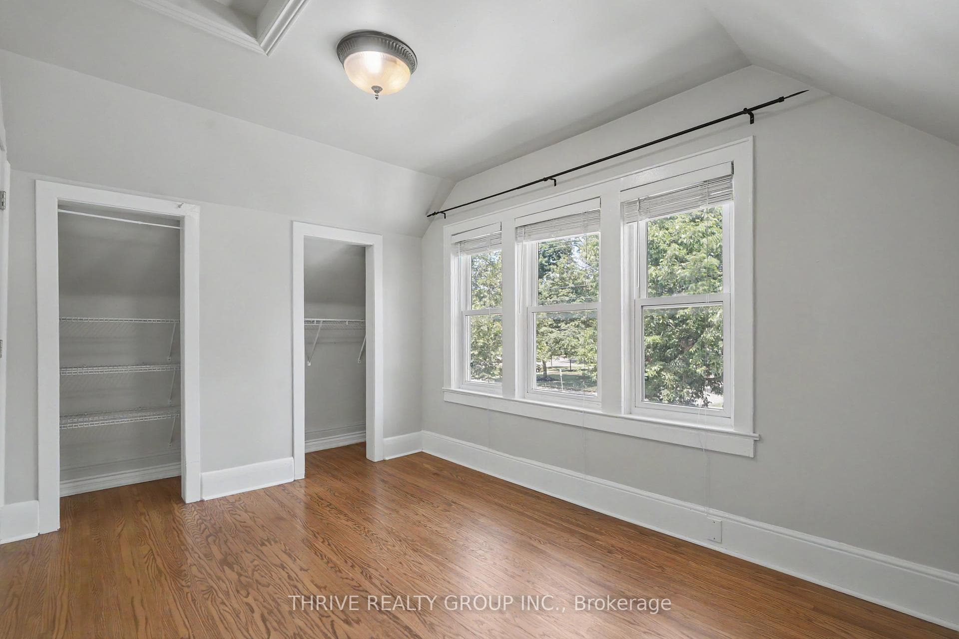 Second bedroom.
