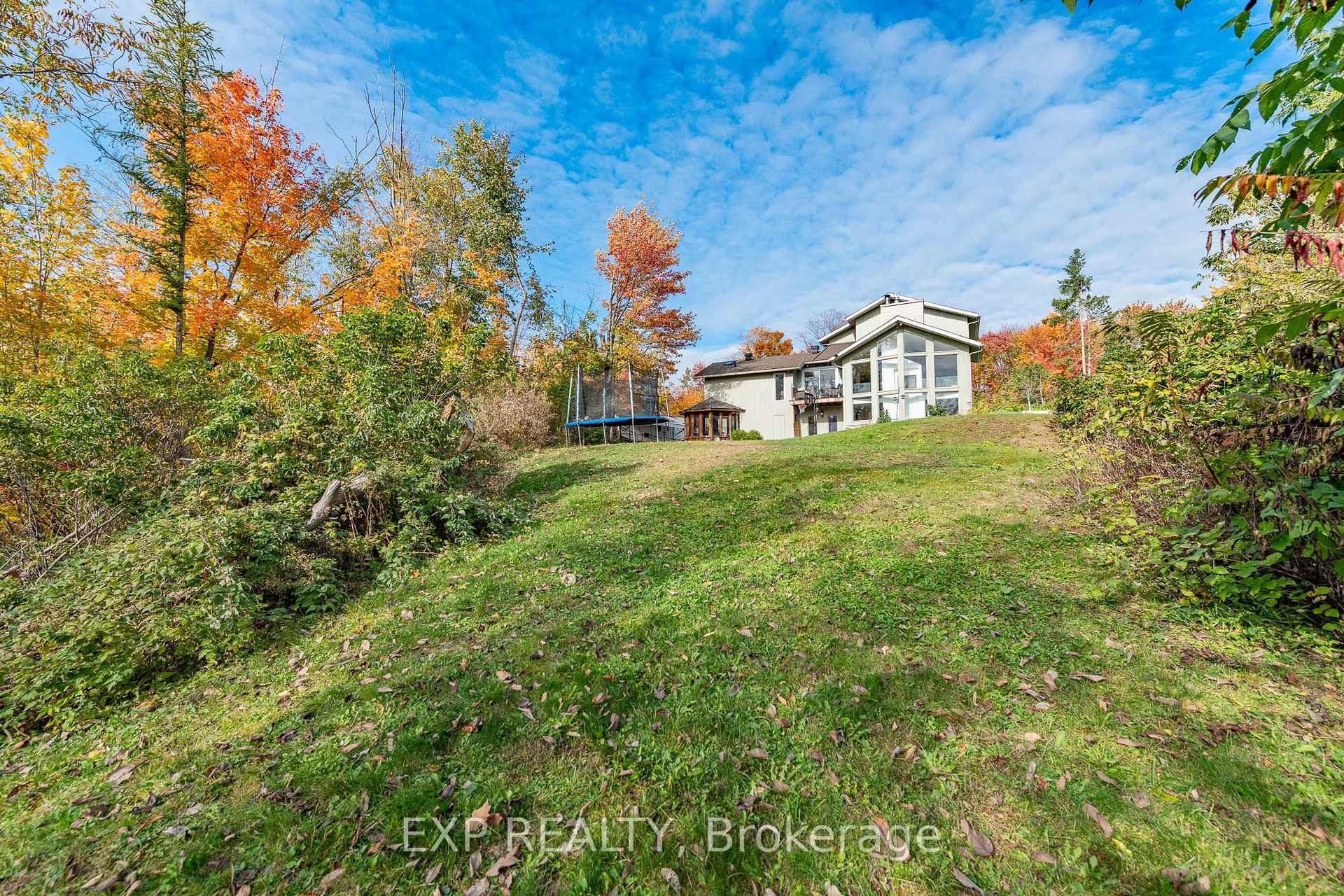 1238 Barnwell Crescent photo 49