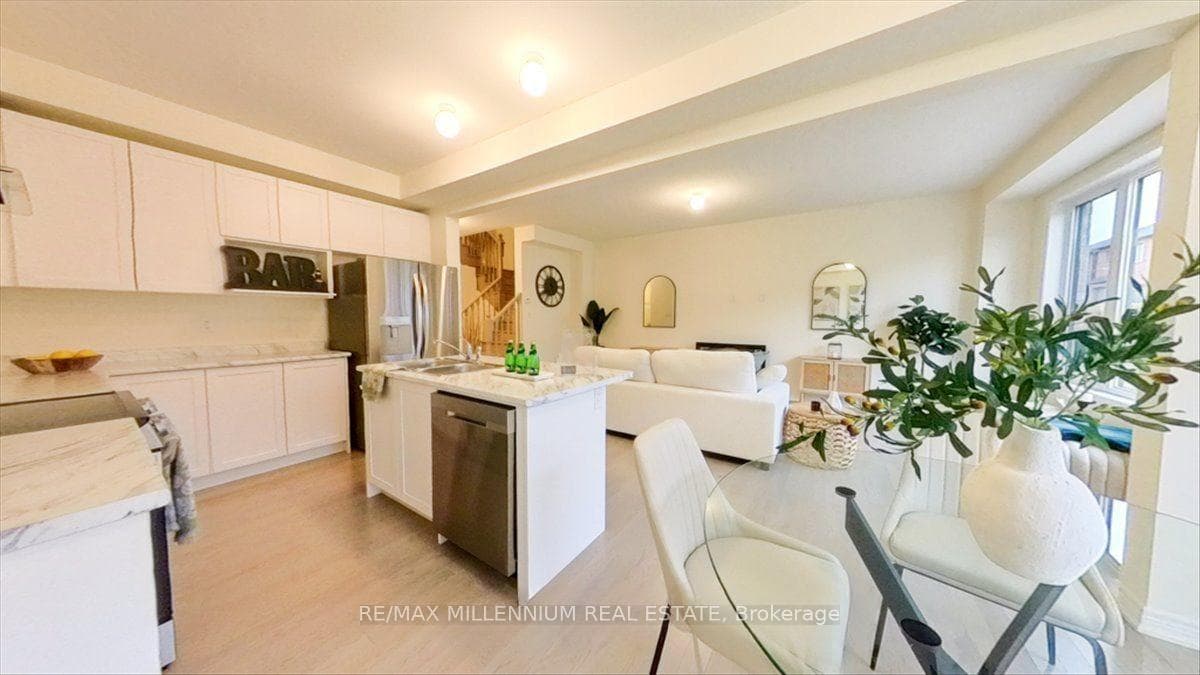 20 Littlewood Drive photo 5