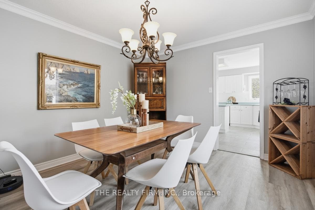 58 Meadowridge Crescent photo 8
