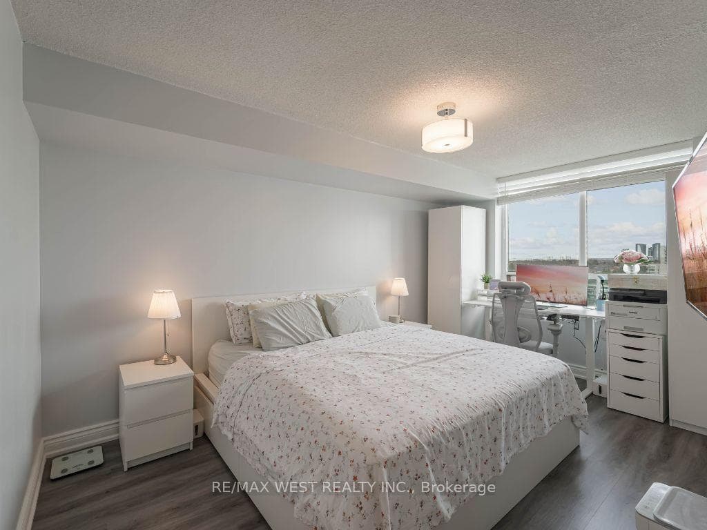 850 Steels Avenue Unit 1001 photo 14