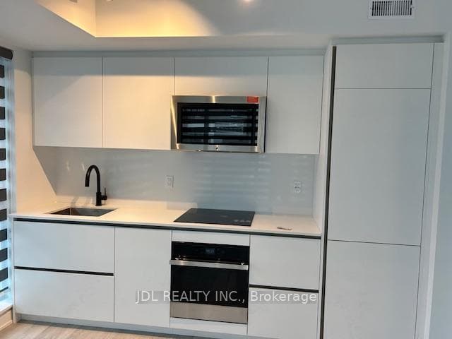 327 King Street Unit 1007 photo 3