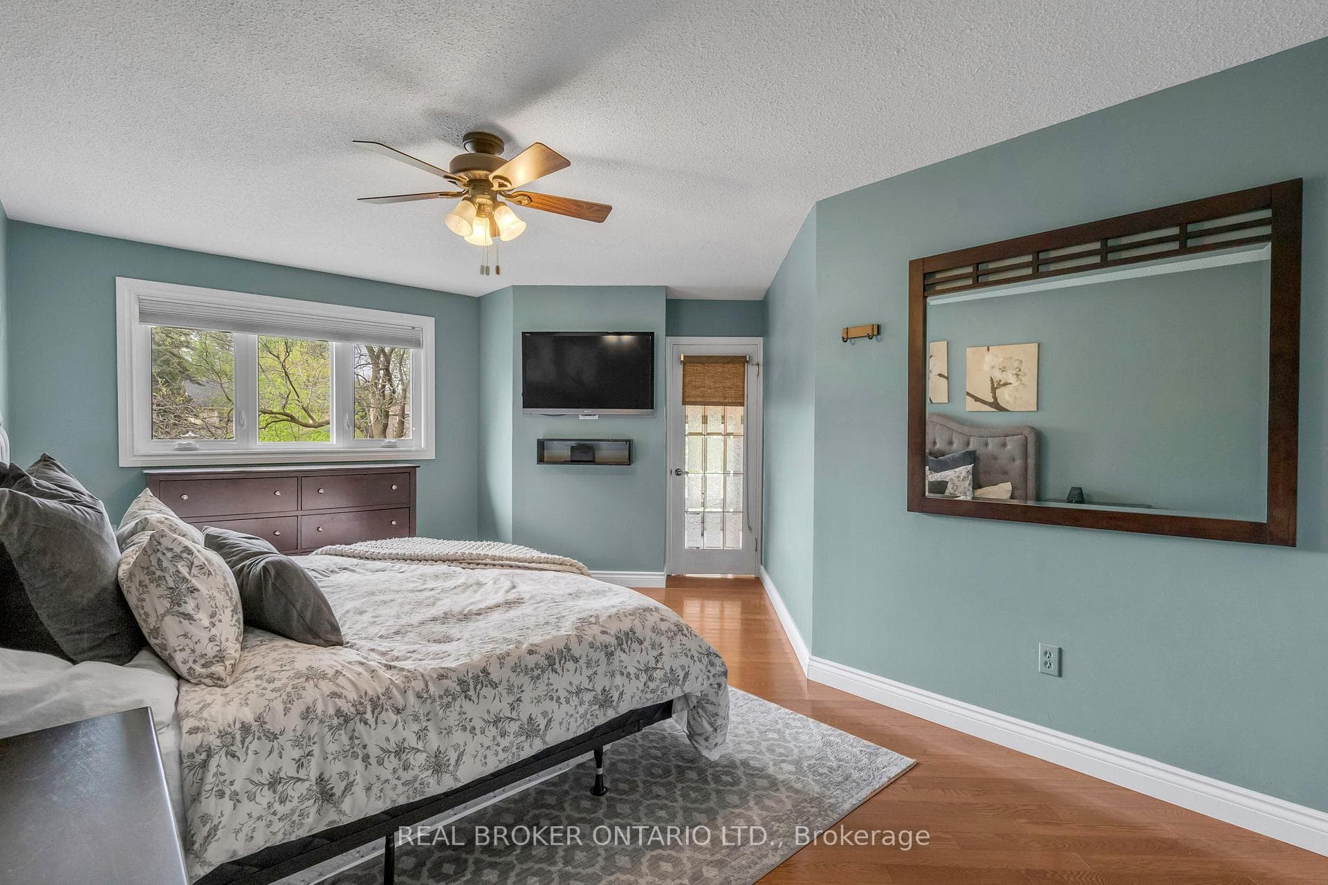 40 Montcalm Place photo 22