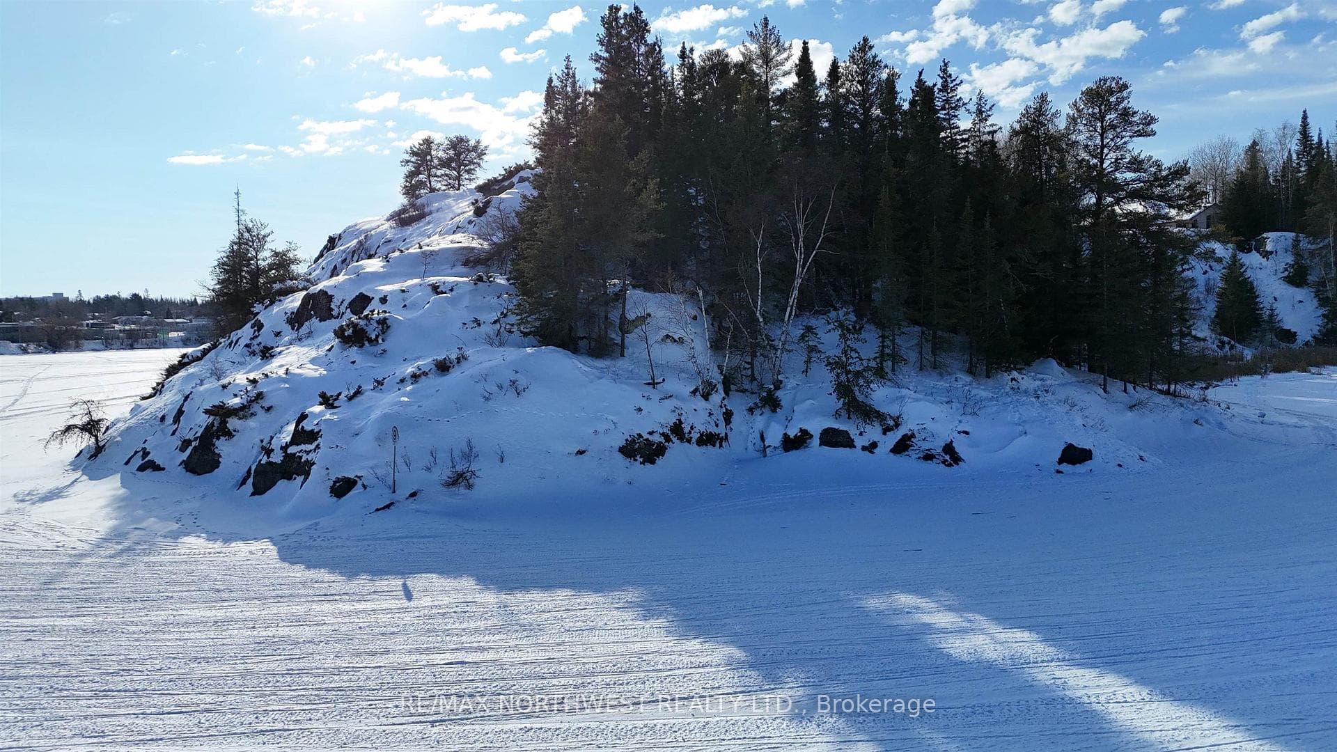 1319 LAURENSON LAKE photo 12