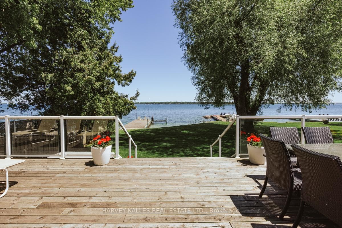 1025 Little Cedar Avenue photo 3