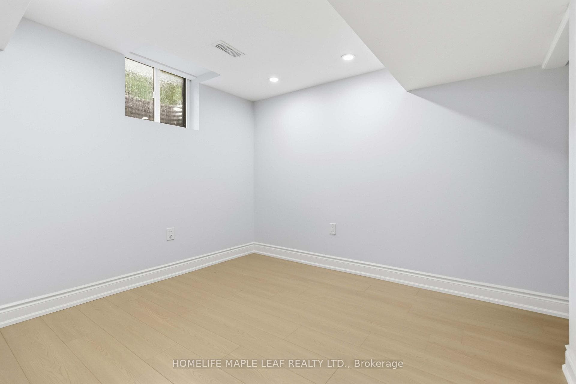 90 Burgby Avenue photo 47