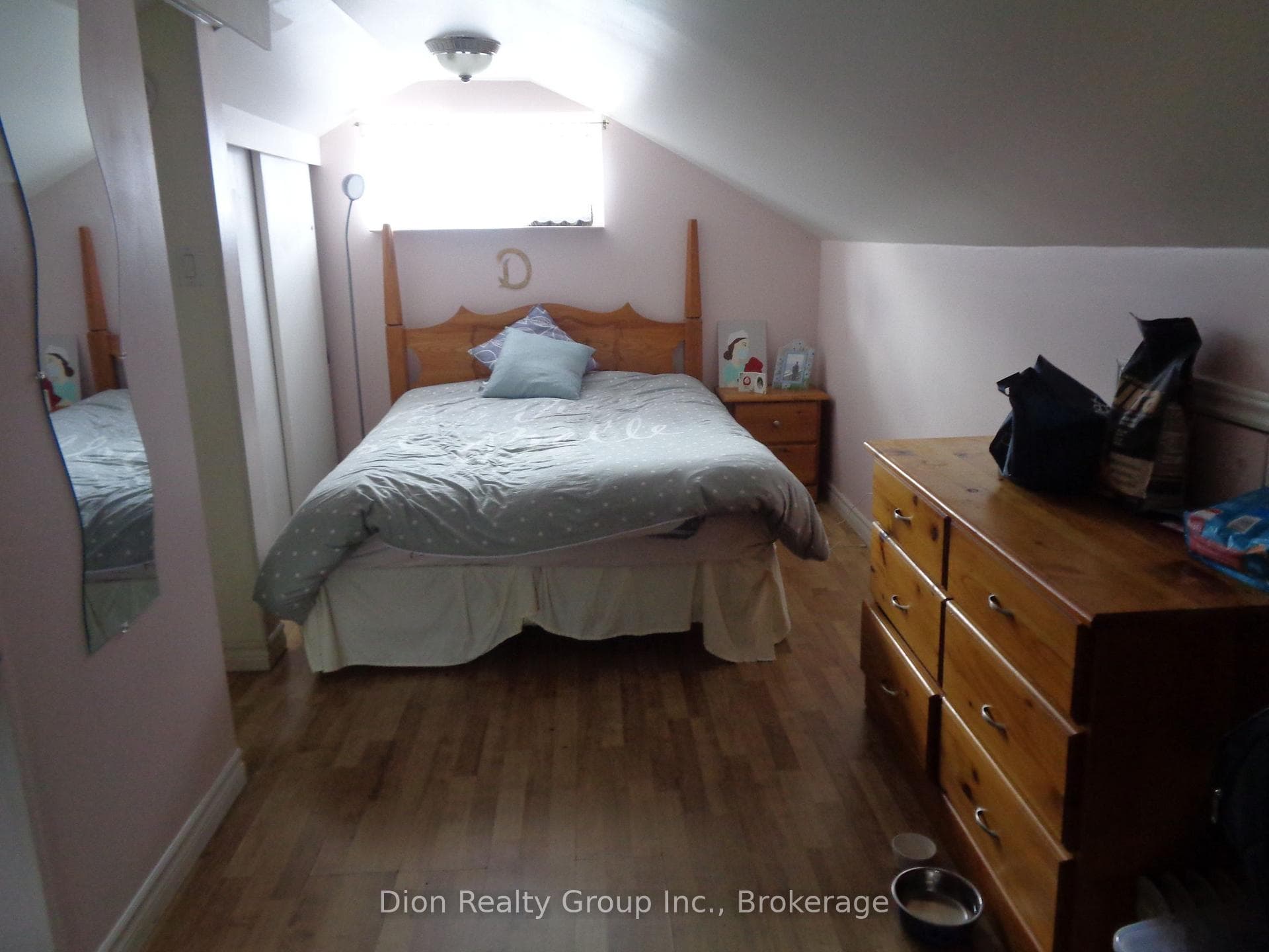 28 Premier Avenue photo 19