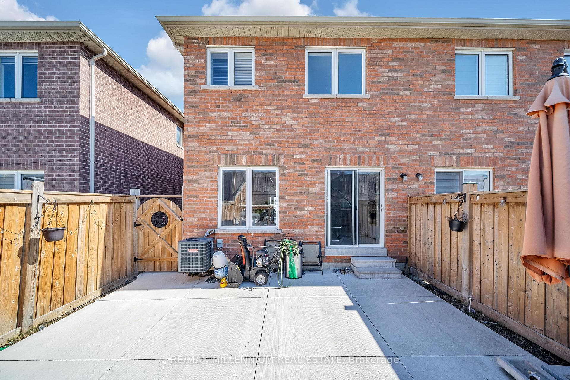 86 Cookview Drive photo 42
