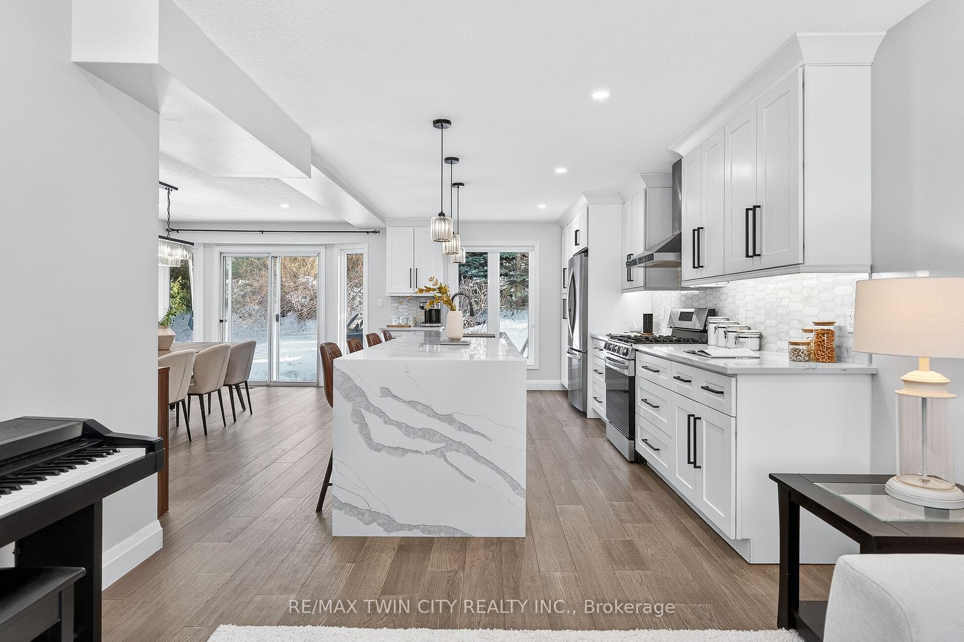 166 Westvale Drive photo 14