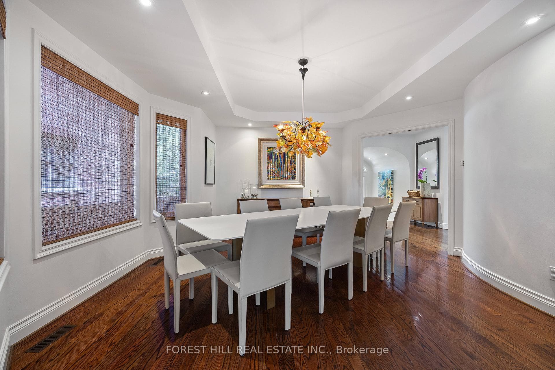 88 Yonge Boulevard photo 5