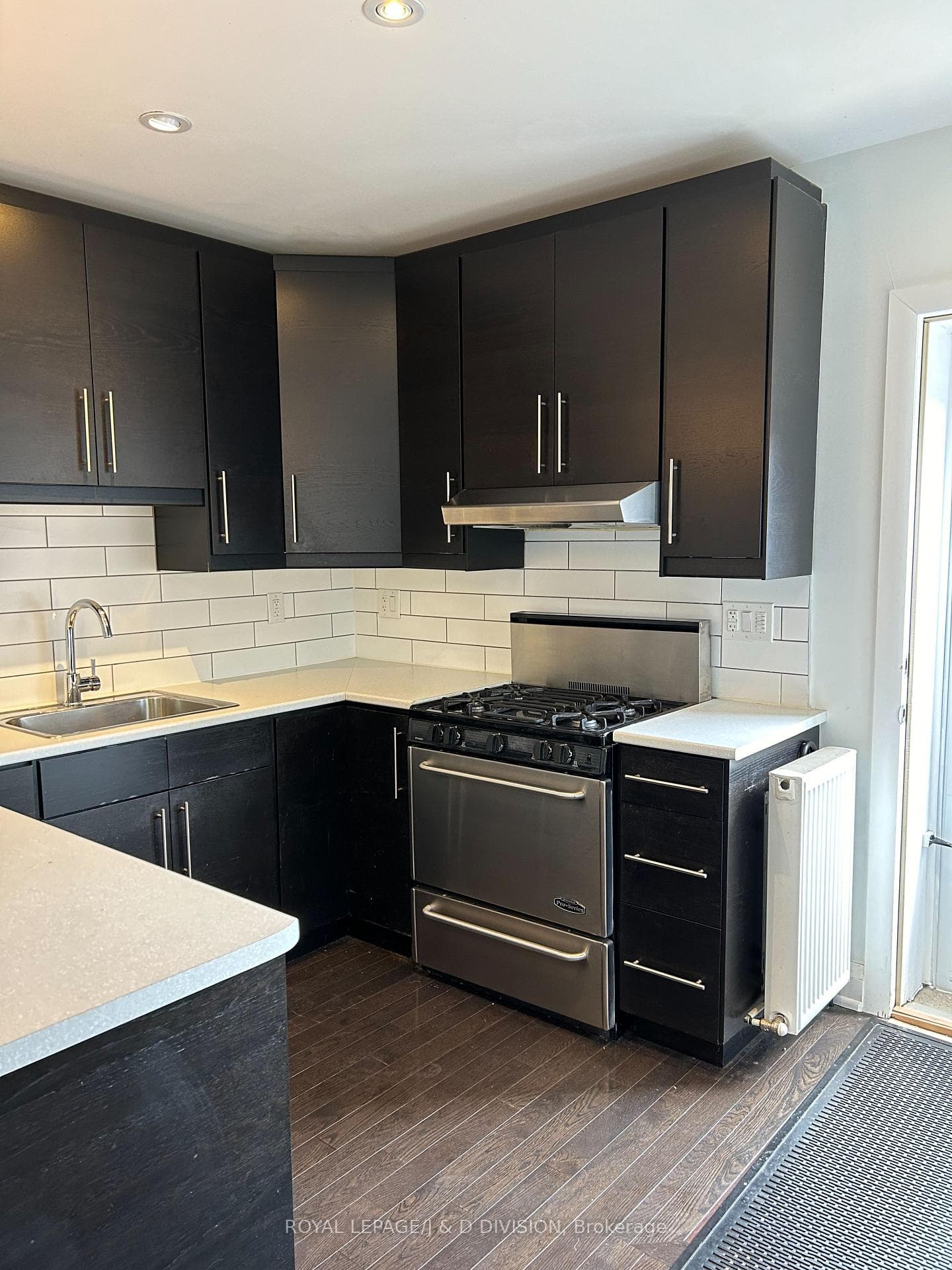 91 Robinson Street Unit Main photo 6