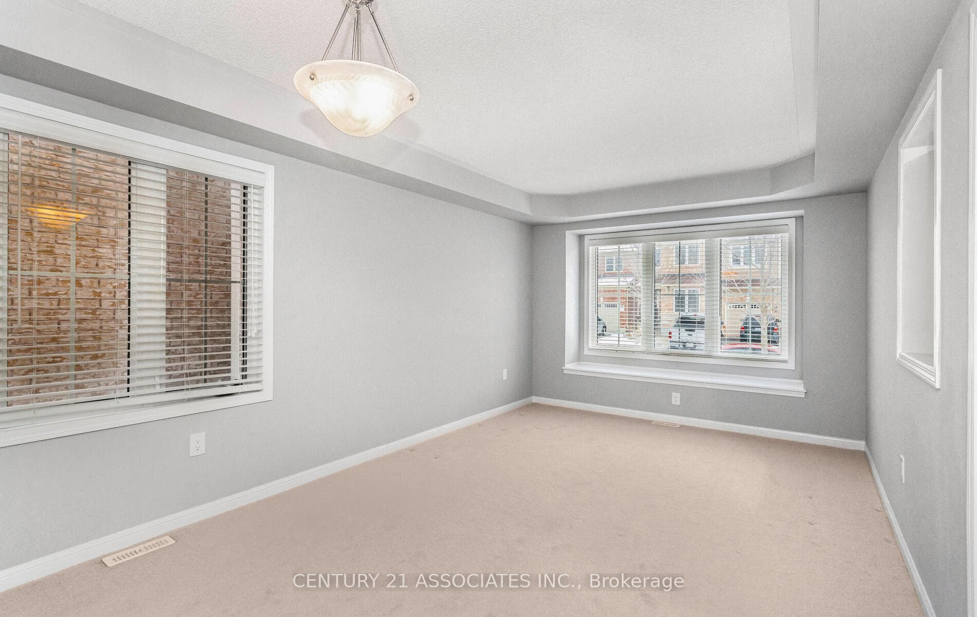261 Gleave ( Upper Level) Terrace photo 6