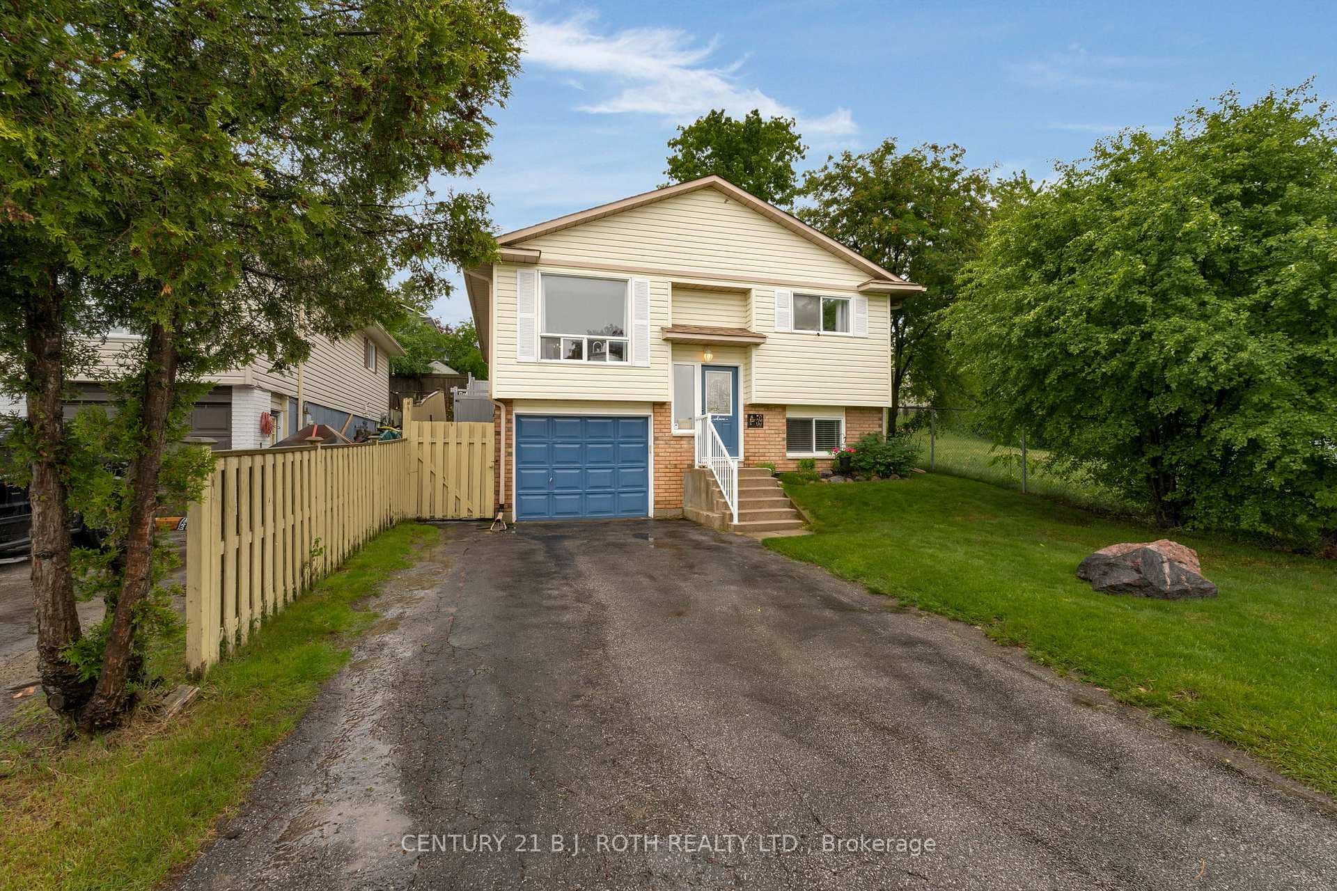 59 Cindy Lee Crescent photo 1