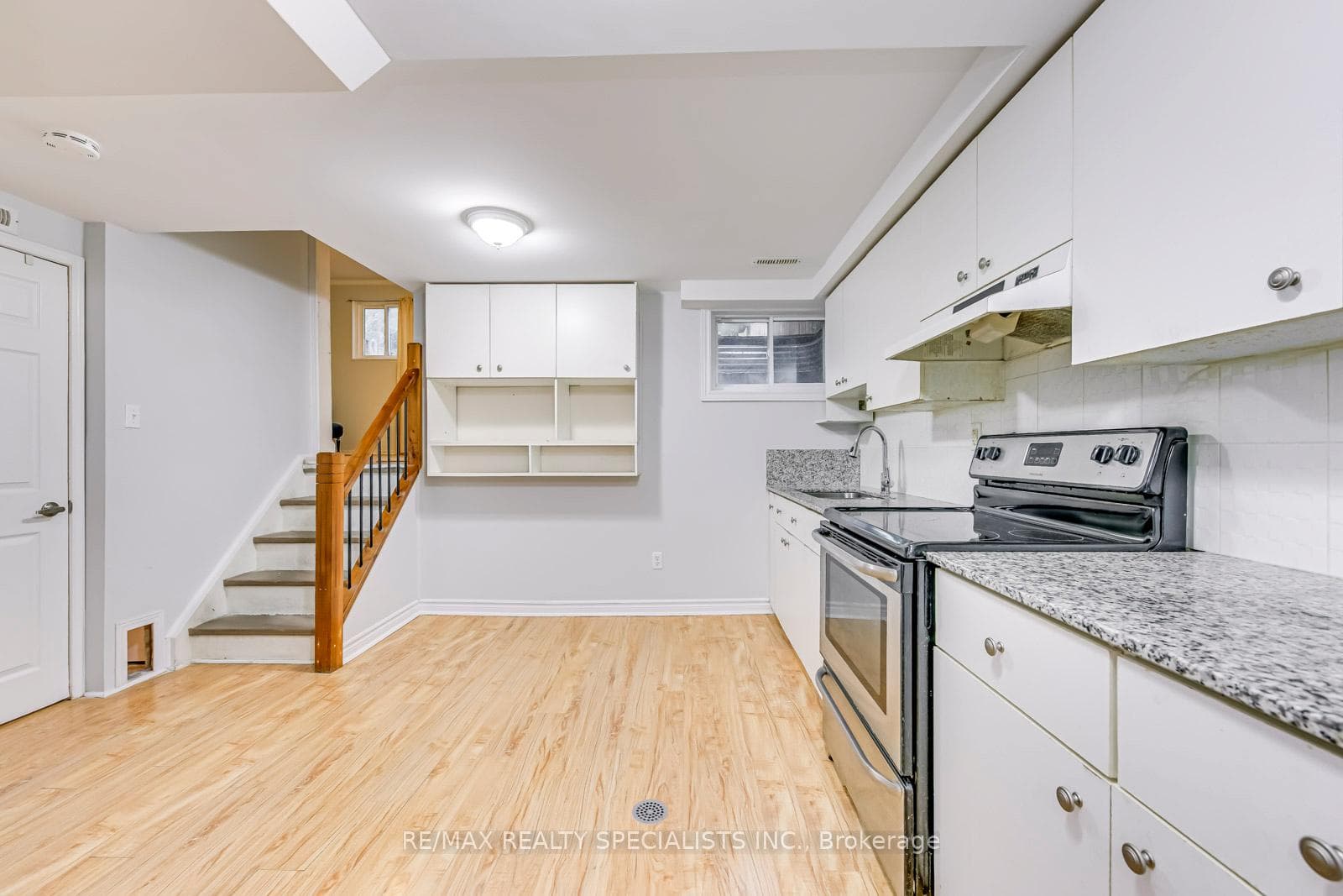 48 Camberley Crescent photo 30