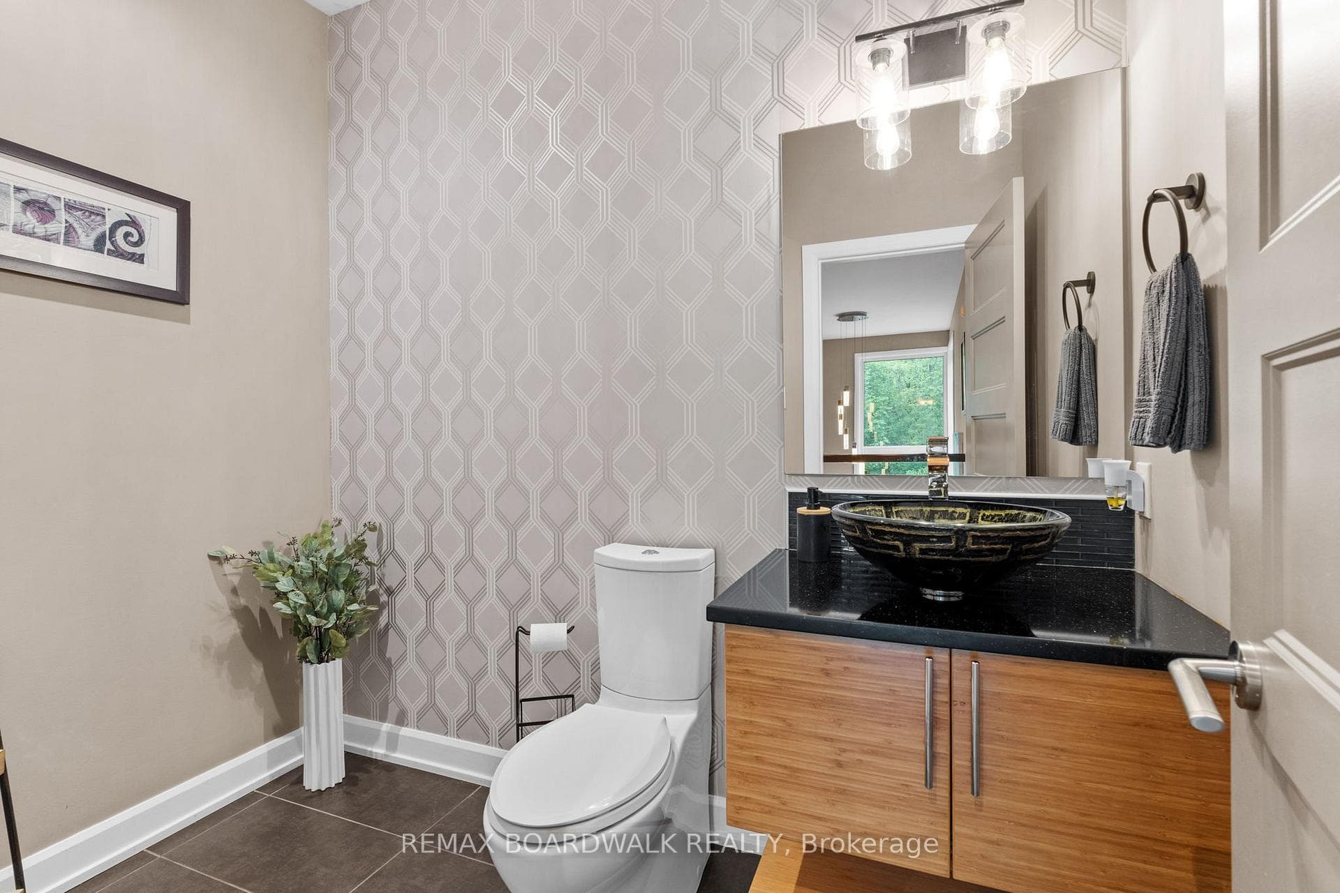 108 EDITH MARGARET Place photo 18