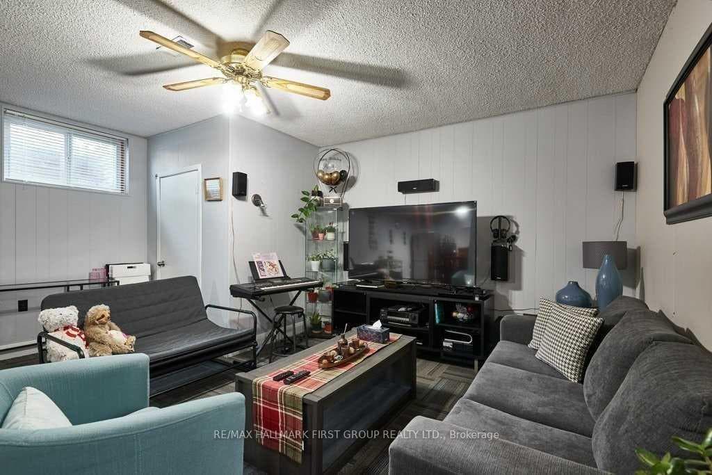 11 Jane Avenue photo 26