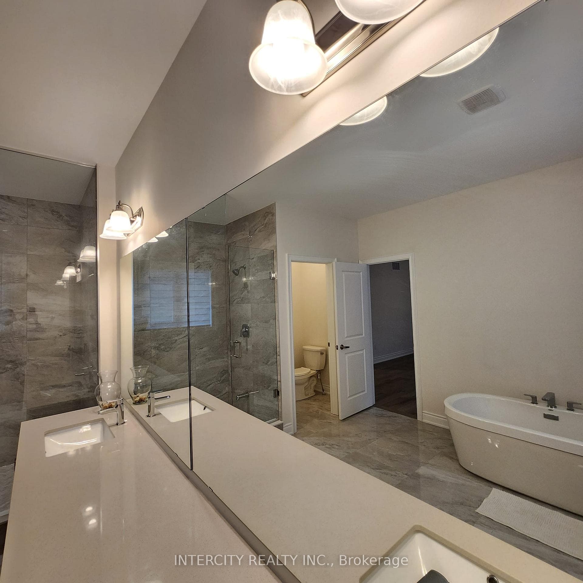 60 Deerhaven Crescent photo 9
