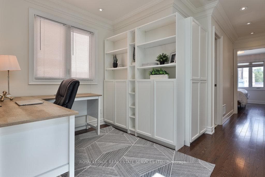 124 Coxwell Avenue photo 16