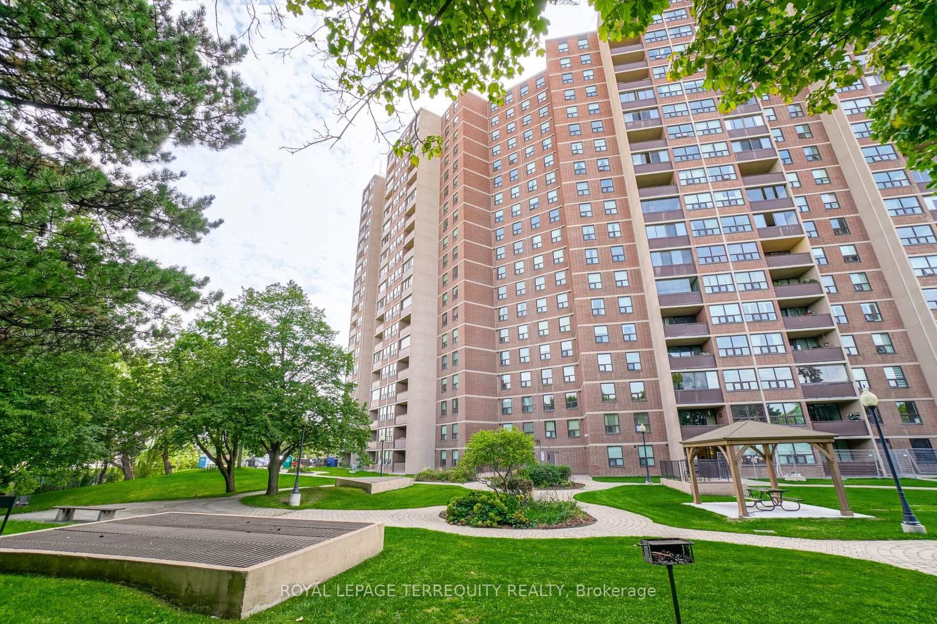 716 The West Mall N/A Unit 1504 photo 46