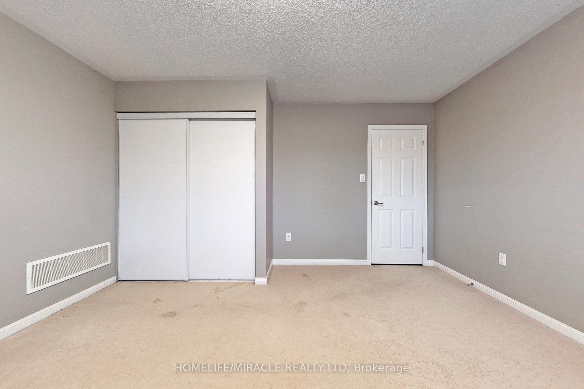 936 Dice Way photo 28