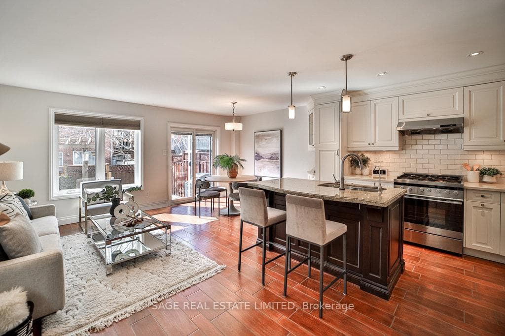 206 Kelso Crescent photo 11
