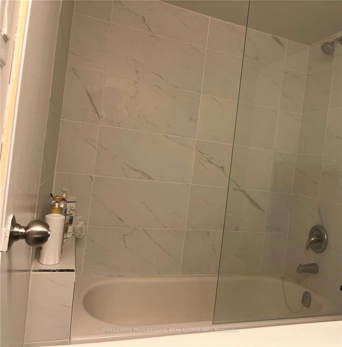 1001 Bay Street Unit 2702 photo 11