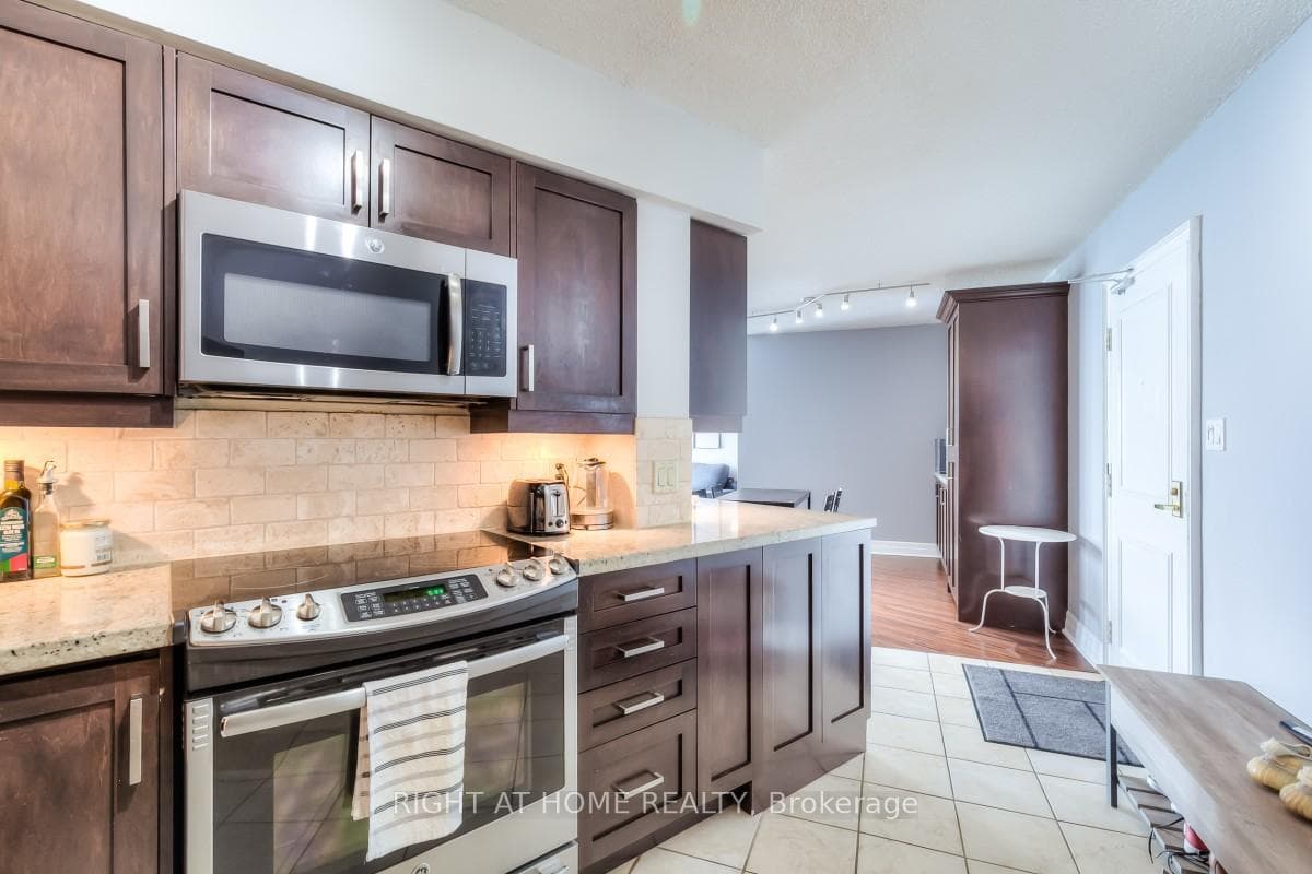 270 Queens Quay Unit 3108 photo 14