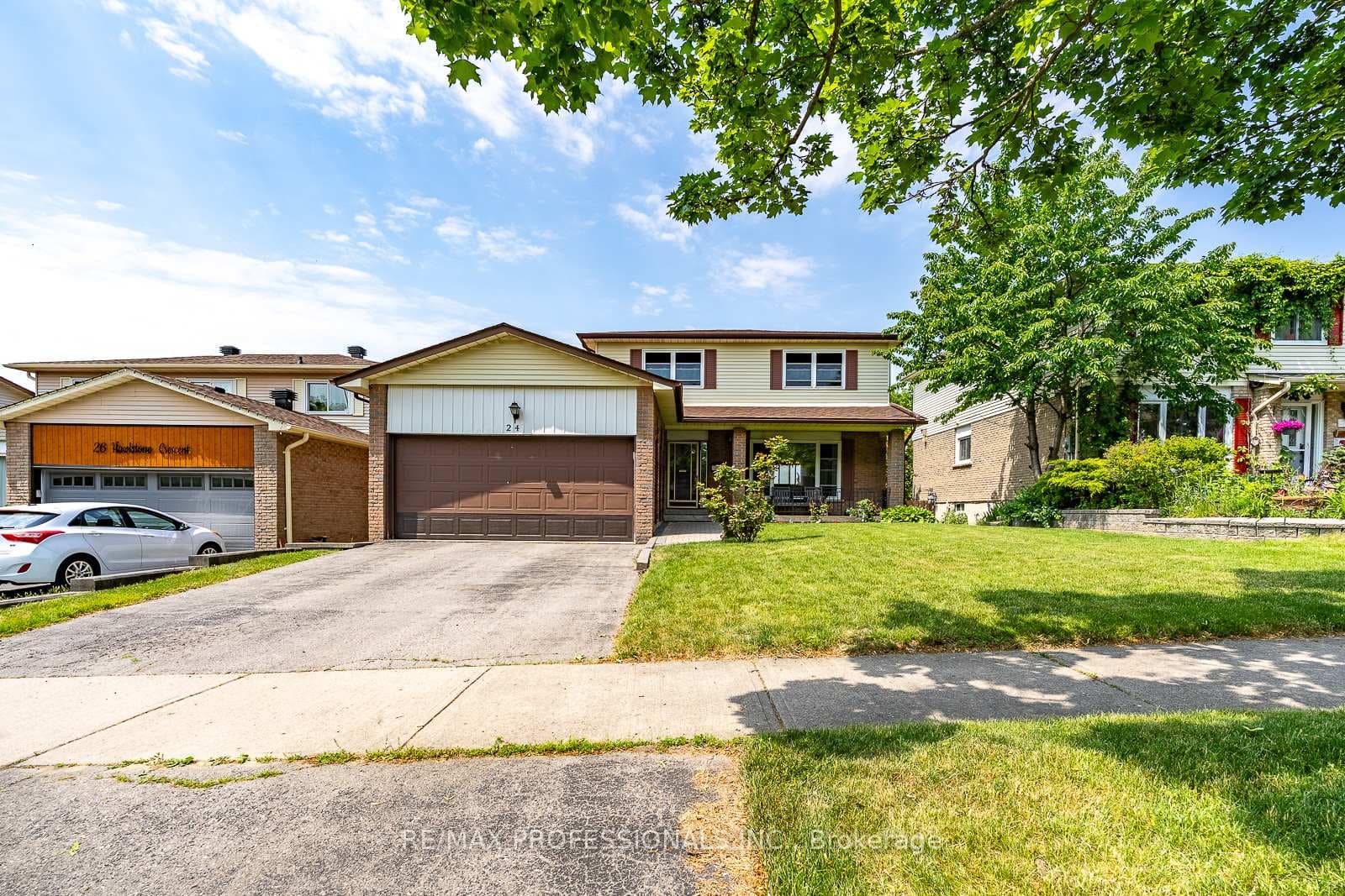 24 Hawkstone Crescent photo 1