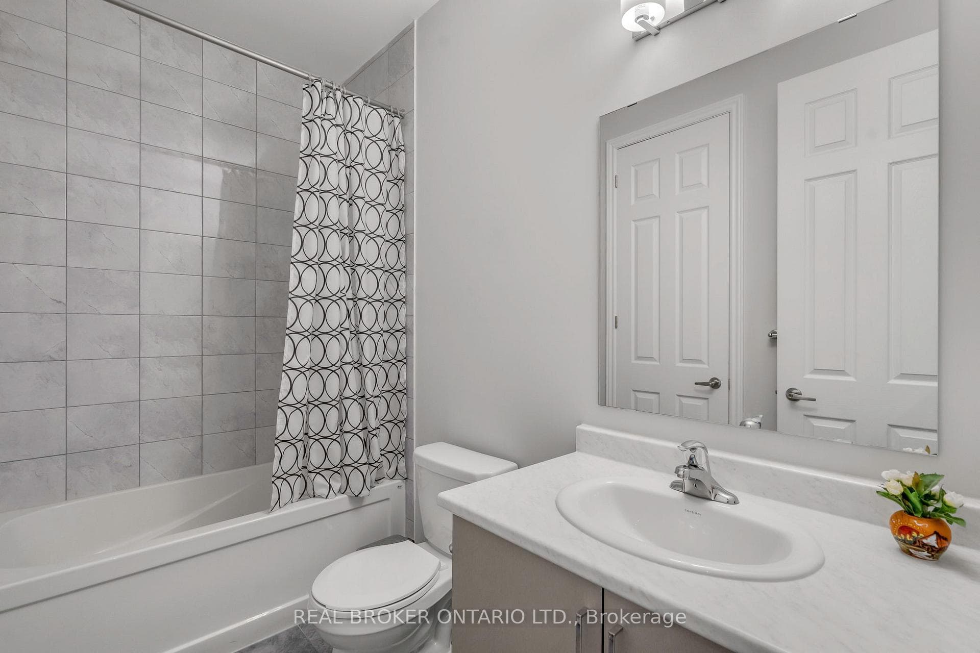 55 Middleton Avenue photo 15