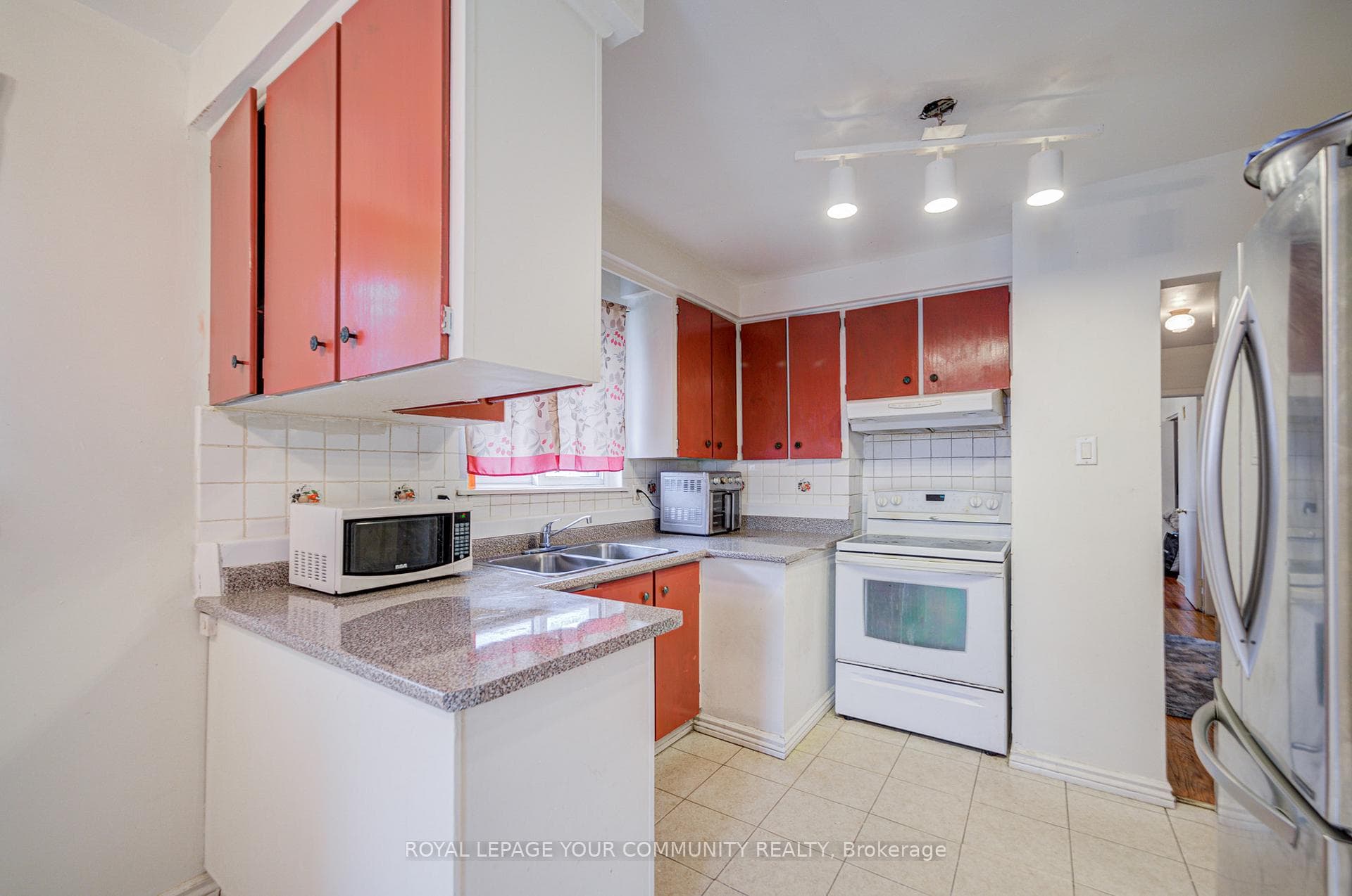 106 Cultra Square photo 16