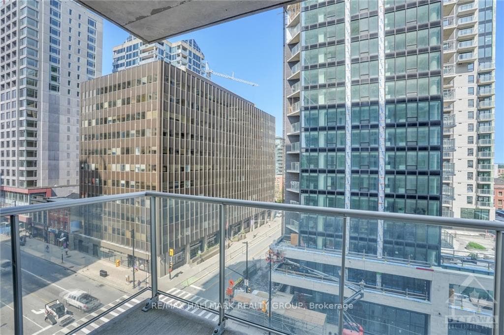 242 RIDEAU Street Unit 802 photo 20