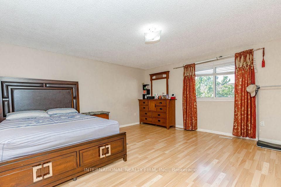 26 Sandmere Avenue photo 14