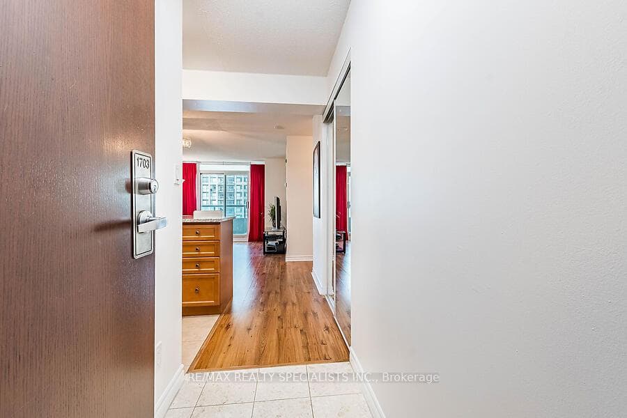 335 Rathburn Road Unit 1703 photo 2