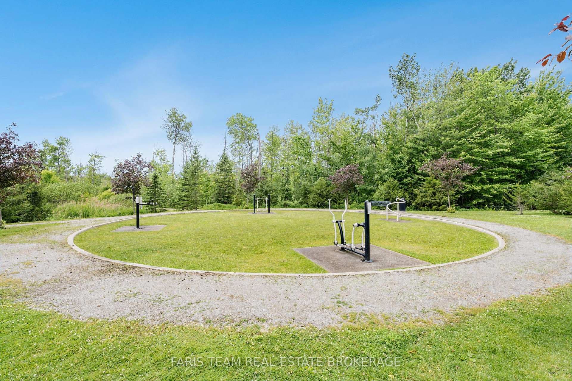 40 Ferndale Drive Unit 210 photo 29