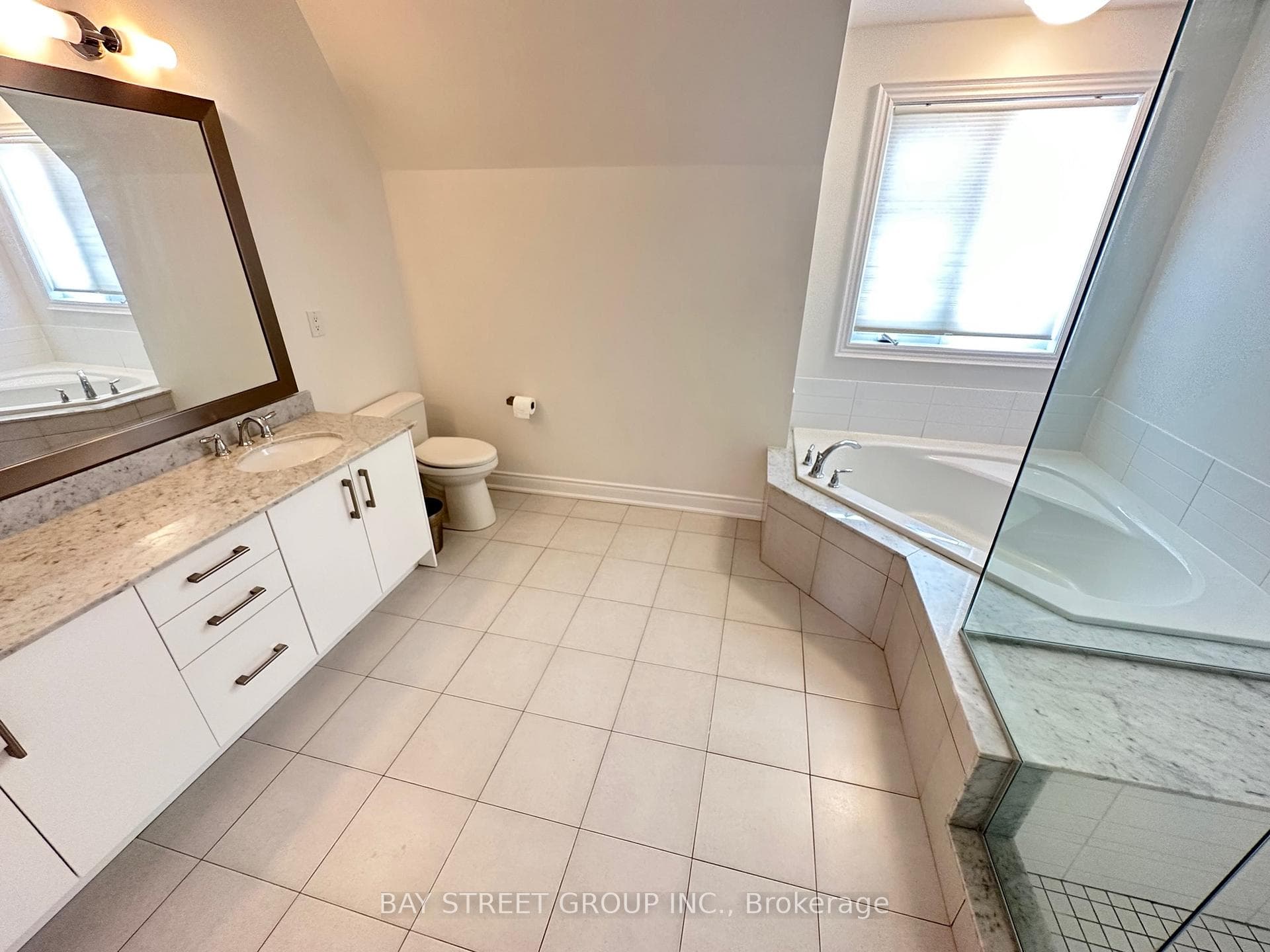 2172 Trafalgar Road Unit #21 photo 21