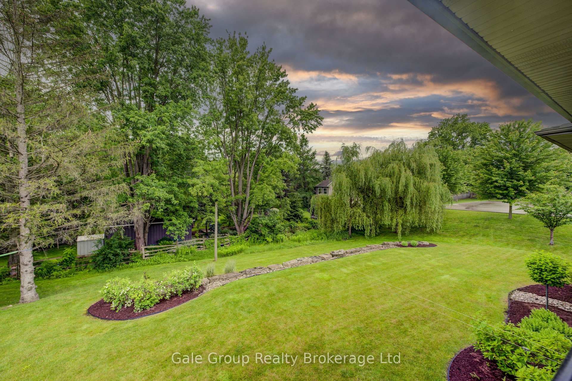 8 Pittock Park Road photo 48