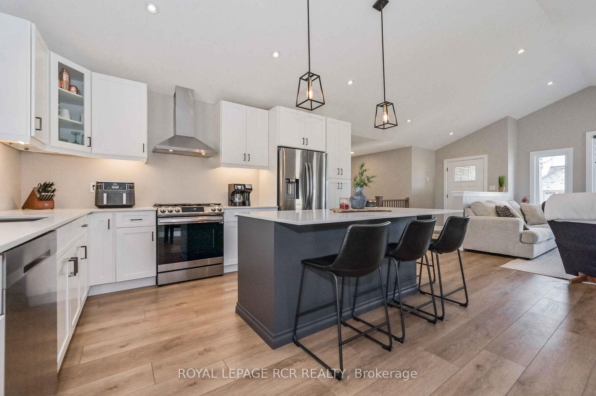 100 Ronnies Way photo 13
